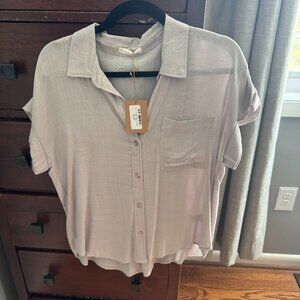 Short-sleeve camp shirt, Size Medium